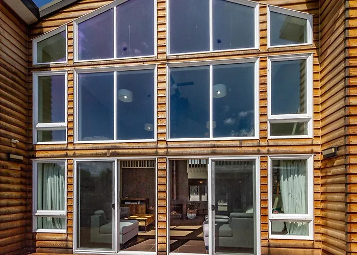 Chalet Gryon - Large 3 Bedroom With Fireplace